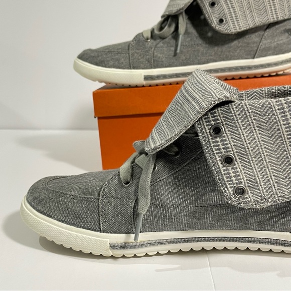 Rocket Dog Penwell Convertible High Top/Low Top
Fold Down Collar Canvas Sneaker - Picture 11 of 16